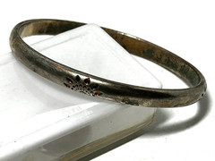 Vtg Silver Tone Liz Claiborne Bangle Bracelet B697
