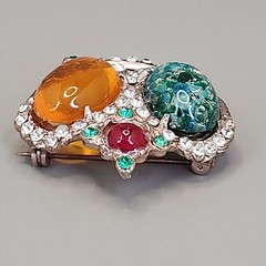 Vintage Rhinestone Crown Brooch Green Confetti Orange Oval Cabochon 37mm