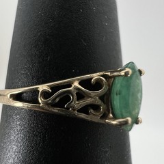 Vintage Jade Women’s Gold Ring Size 5.25 Dainty Classic Scroll Oval .89g