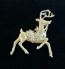 Vintage Reindeer Textured Brushed Gold tone Christmas Brooch Pin 3 in Large