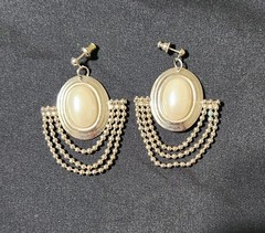 Vtg Pair Casual Corner Silver-tone Dangle Faux Pearl Chains Pierced Earrings