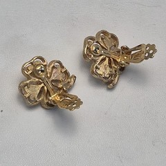 Vintage Lisner Yellow Gold Plated Pearl 4 Leaf Clover Clip On Earrings Signed