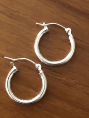 Beautiful Simple Hoop earrings With Clicks 0.5”Diameter,sterling silver New 2mm