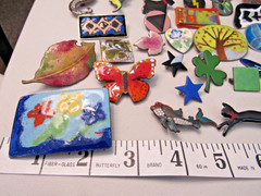 LOT OF 68 VINTAGE ENAMEL COPPER BROOCHES PINS WITH MATISSE RENIOR & TY