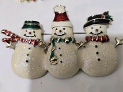 Lot Of 10 Christmas Brooches Christmas Trees Wreaths Snowmen Holly Pin Brooch
