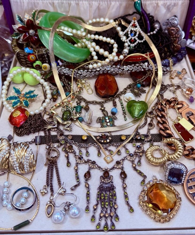 Vintage Estate Costume Jewelry Lot ! CINER , MONET and more!
