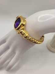 Vtg JOAN RIVERS Clamper Bangle Bracelet Goldplate Rope Design Purple Glass Stone