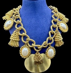 Vtg Anne Klein Chunky Gold Plated Faux Pearl & Tassel Runway Statement Necklace