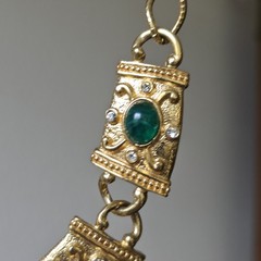 Vintage AVON Necklace Etruscan style Essential Treasures Gold Tone Choker Read