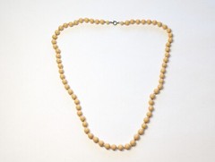 Vintage Cream/Beige Color Swirl Art Glass Beaded Necklace 25″ Long