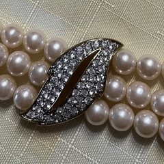 Franklin Mint, A Passion For Pearls. 3 Strand Necklace by Jackie Collins NEW