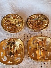 2 Pairs Of Vintage Gold Chunky Mid Century Clip Earrings #120