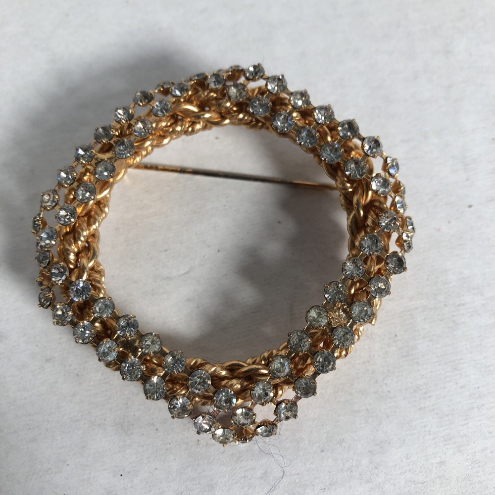 VTG Gold Tone Clear Rhinestones Round Wreath Shape Brooch Pin Estate 2 1/4 Inch