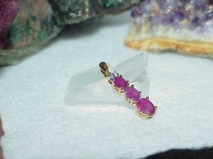 10K 3 Stone Ruby & 2 DIAMOND Pendant Yellow Gold Oval Rubies 1.00ct New $395.00