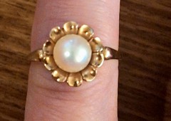 Vintage Estate 10K Yellow Gold Ring with Cultured Pearl!! Size 5.75!! 2 Grams!!
