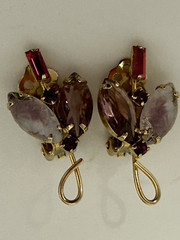 Vintage Juliana D & E Lavender Pink Pressed Glass Flower Clip Earrings