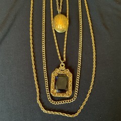 VTG 1960/70’s Goldette 4 Strand Amber Pendant w/Etched Locket Necklace Goldtone