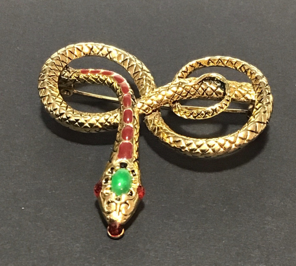 1985 Metropolitan Museum of Art MMA Gold Tone Snake Brooch Enamel Green Cabochon