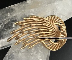 Vintage Crown Trifari Gold Tone 3D Shooting Star Brooch MCM Jewelry Signed 2.25″