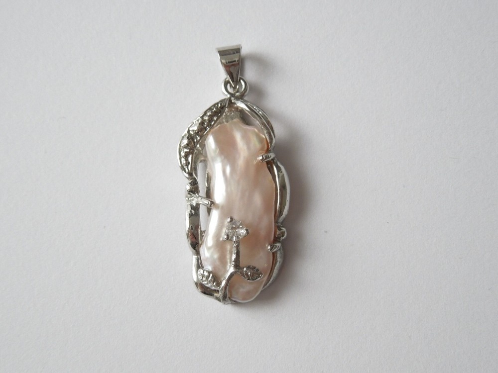 Pendant Pearl & Gemstone Colorless Metal Silver Tone 3.1 g / 3.3 x 1.3 cm