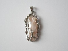 Pendant Pearl & Gemstone Colorless Metal Silver Tone 3.1 g / 3.3 x 1.3 cm