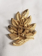 Vintage Crown Trifari Leaf Brooch Trifarium Gold Tone Leaves Layered Signed