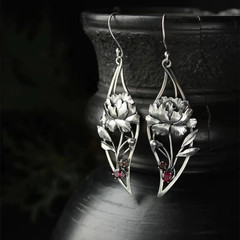 NEW Vintage Carved Leaf Dangle Earrings Red Stone Flower Design Metal Jewelry
