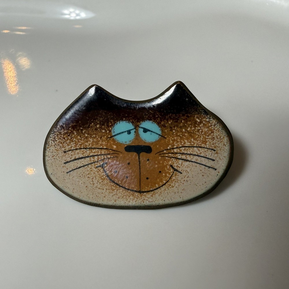 MCM Enamel Copper Cat Pin Brooch Signed Nanci vintage 1”