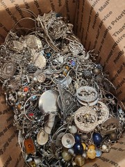 3 Pounds Jewelry Costume Vintage Mix LBS necklaces bracelets pins rings etc lbs