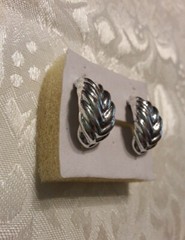 Vintage Leaf design stud earrings