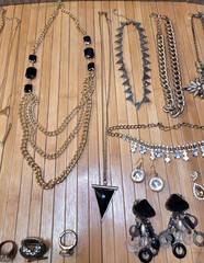 Vintage to Now Jelwery Lot of 25 Estate Sale Mixed Untested And Unsearched