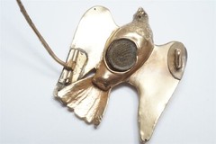 ANTIQUE ENGLISH 15K GOLD RUBY DOVE LOCKET BROOCH c1860