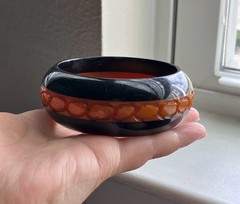 Vintage Chunky Halloween Alligator Carved Laminated Bakelite Bangle Bracelet