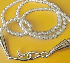 RARE & ELEGANT STRAND 2.5MM RICE PEARL NECKLACE (STERLING)