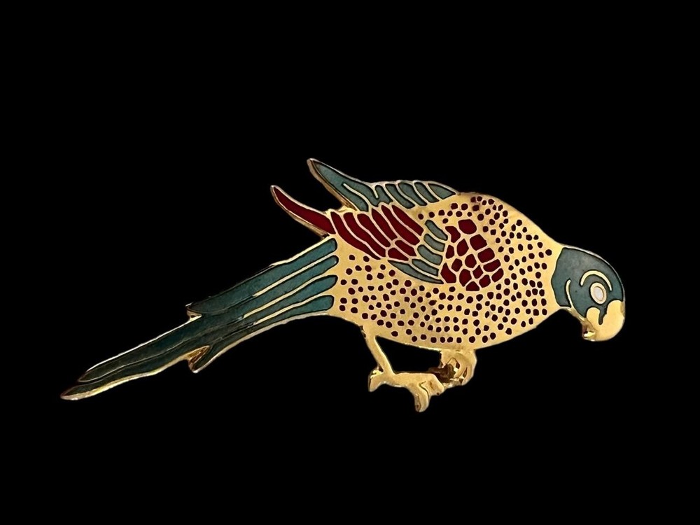 SIGNED MMA METROPOLITAN MUSEUM OF ART RED & GREEN ENAMEL PARROT 3″ PIN BROOCH
