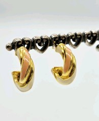 Peach Cream Enamel hoop Pierced Earring Gold tone Couture Vintage .75 in