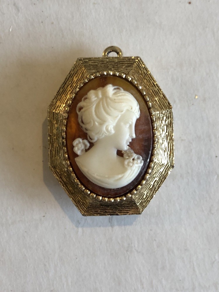 Vintage Luzier Cameo Solid Perfume Locket Necklace Gold Tone Victorian Revival