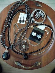 Black/Silver Tone Costume Jewelry Lot Necklaces-Bracelet-Pin-Earrings Mixed…