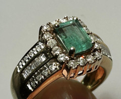 Vintage 14k Gold Handcrafted Natural Diamond And Emerald 9x7mm Band Ring 5.2g