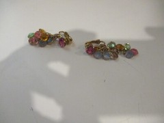 VINTAGE Earrings Dangle Multicolor Roud Goldtone Cased Beads Clip On