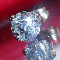 (1)One single-14k yellow gold 1.00ct white topaz stud earring 0.6gr