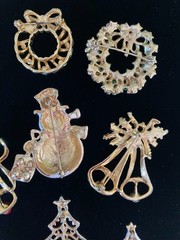 Brooch Lot Christmas Trees Wreaths Bells Snowman Gold & Silver Tones Rhinestones