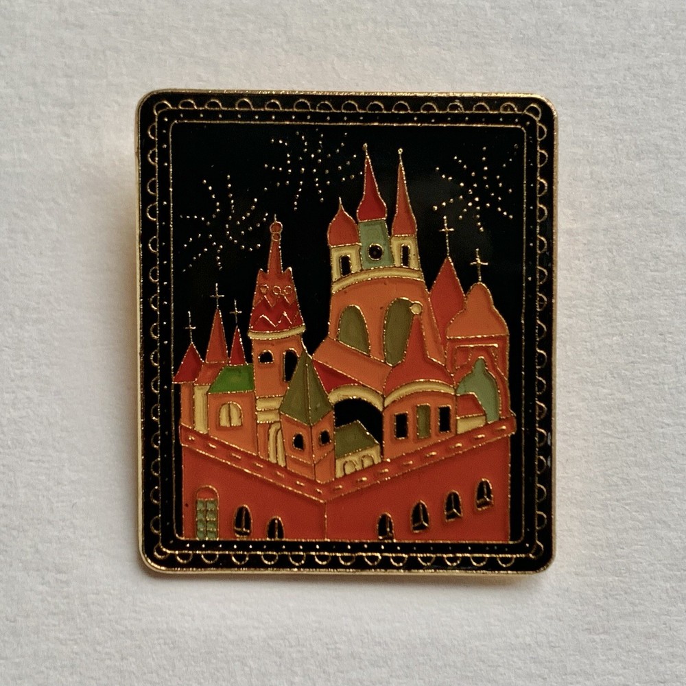 Vintage Russian Saint Basil’s Cathedral Enameled Gold Plated Brooch Pin