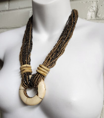 VTG 80’s Multi-Strand Bronze Gunmetal Silver Beaded Horn Ring Pendant Necklace