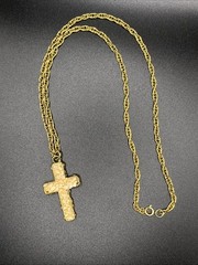 Cross 2″ Natural Stone Chips/Seashell Gold Tone 24″ Chain Vintage Reversible