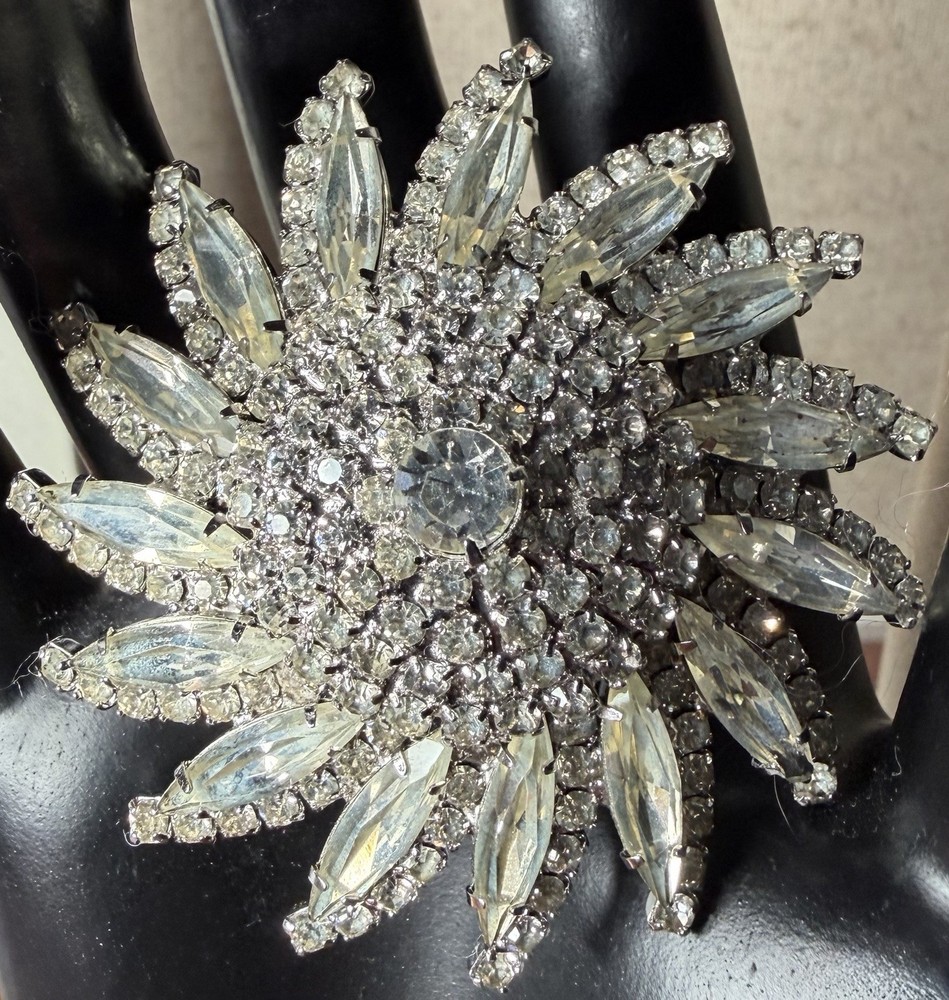 Vintage 1950s Starburst Clear Rhinestone Brooch Pin Silver Tone