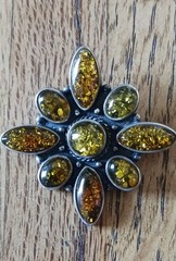 VINTAGE BALTIC AMBER STERLING SILVER BROOCH