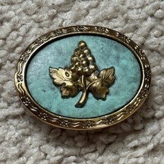 Vintage Gold Tone Grape Cluster Scarf Clip Teal Green Enamel Oval Scarf Ring