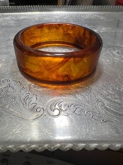 Thick BAKELITE VINTAGE 50’S Prystal Ice Tea Apple Juice Bracelet 7/8 inch tall