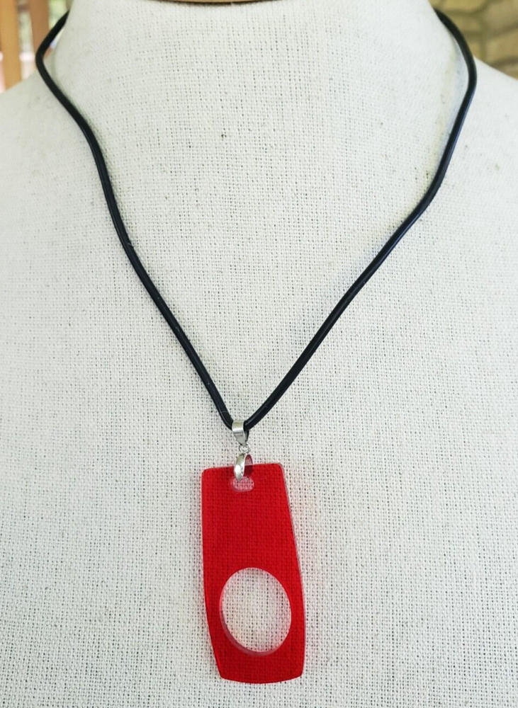 Vintage Red Plexiglass Stylescience Eyewear Holder Black Cord 19.5″ in Card